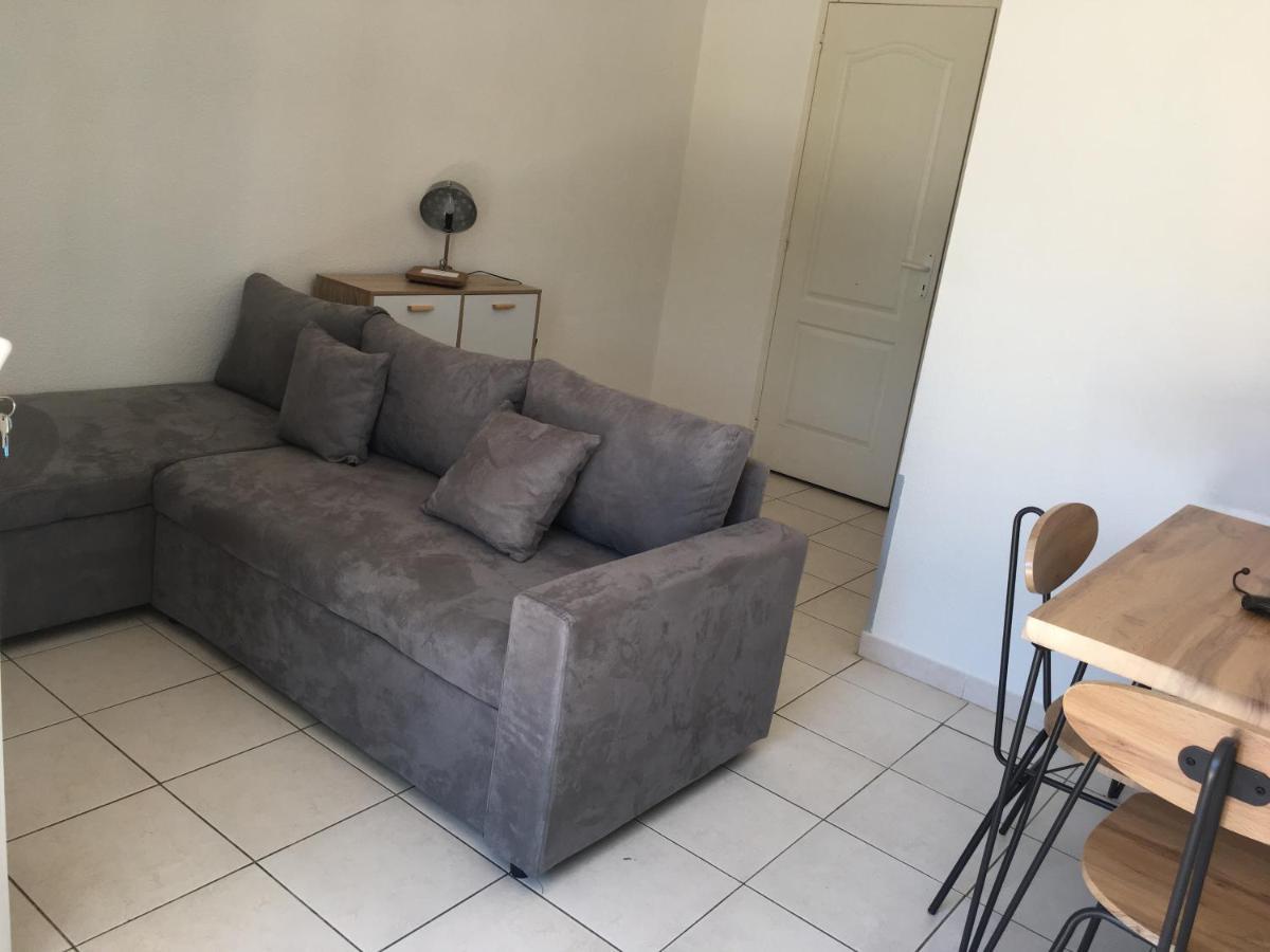 De La Clape A La Mer Mon Petit Pavillon Labellise - F2- Piscine Commune - Wifi Gratuit- Parking Prive - Arrivee Autonome - 800 M Plage - Grande Terrasse Abritee Vent - Saint-Pierre-la-Mer  エクステリア 写真